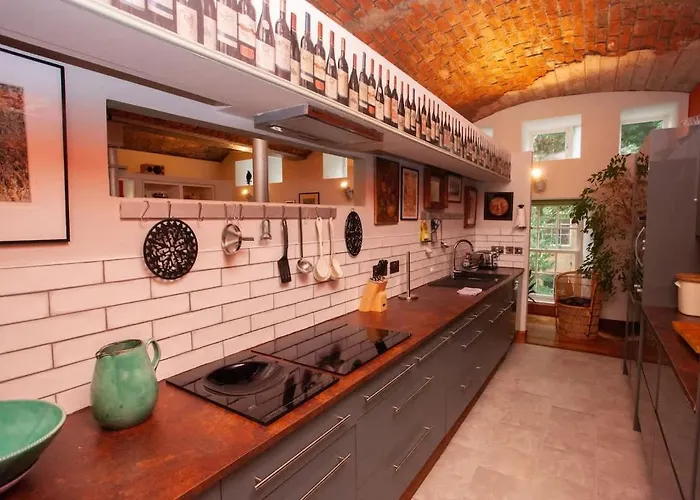 Unique House In Park District *