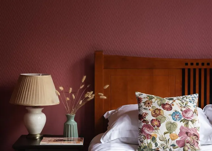 7 Crown Gardens Glasgow