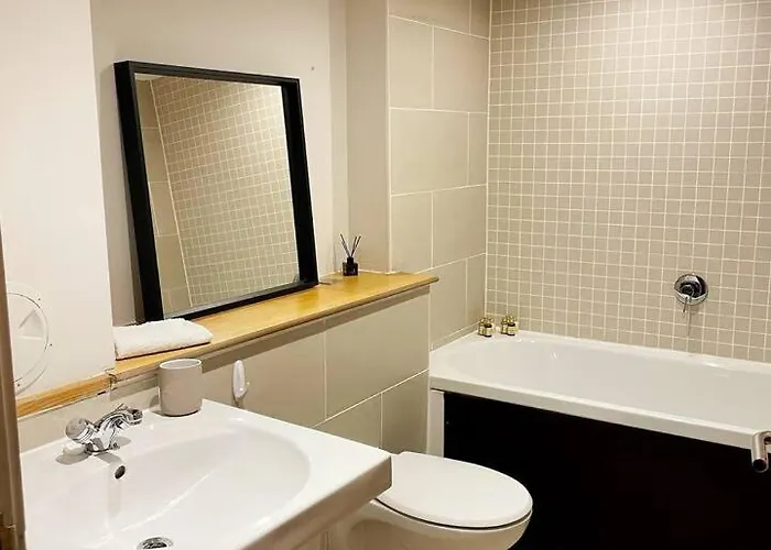 Sec Hydro Duplex In Finnieston *