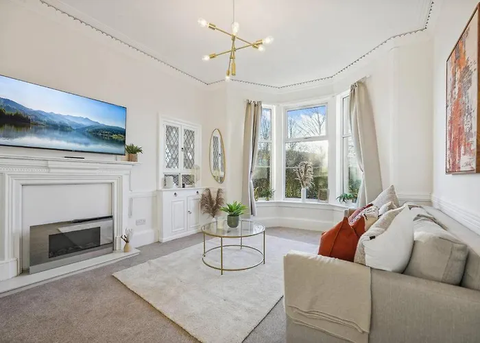 Large Terraced With Parking Nyaraló Glasgow