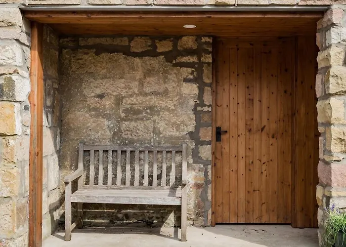 Apartment Converted Historical Stone Coach House Glasgow