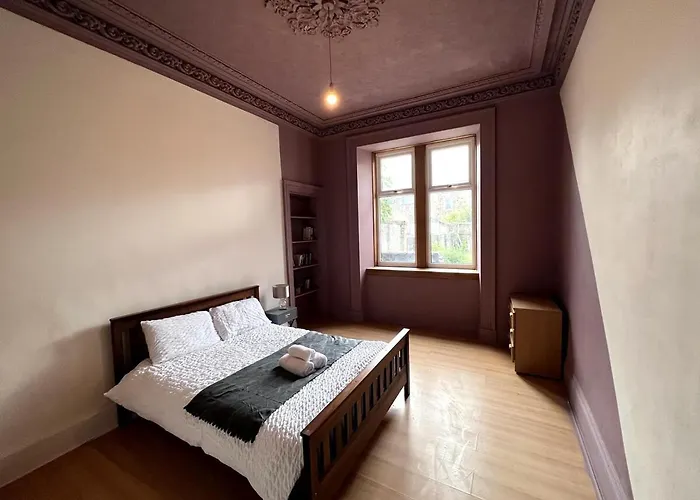 Cheerful 5 Bedroom House Close To West End And Parking Dom wakacyjny *