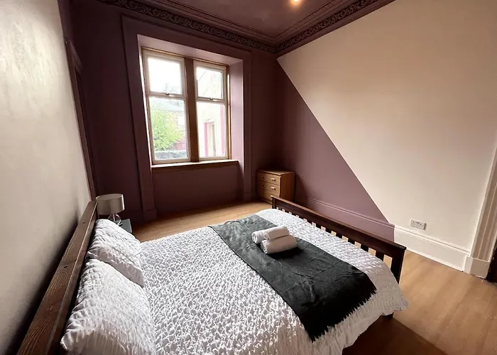 Cheerful 5 Bedroom House Close To West End And Parking * Glasgow