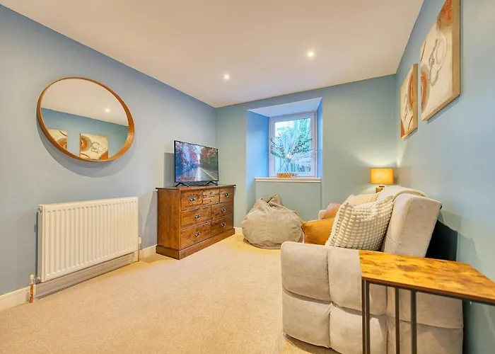 3-bed Flat Free Parking 10 Mins To Centre Glasgow