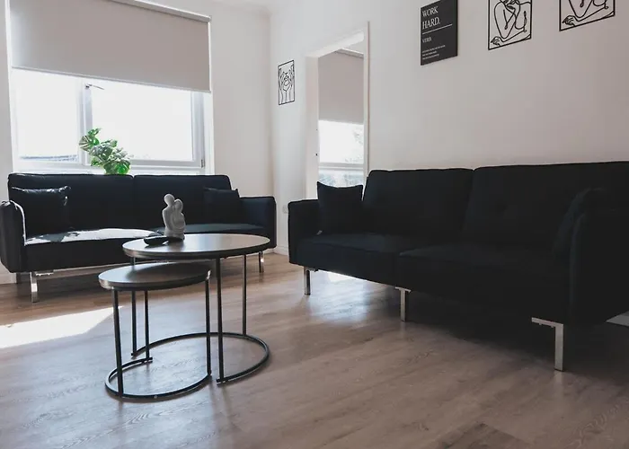 Stylish 3br By Hampden No 161 With Free Parking