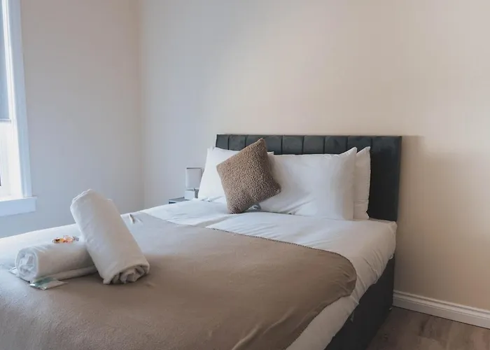 Apartment Stylish 3br Near Hampden No 264 With Free Parking *