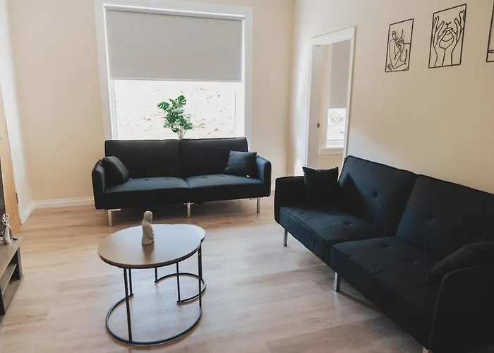 Stylish 3br Near Hampden No 29 With Free Parking Appartamento *