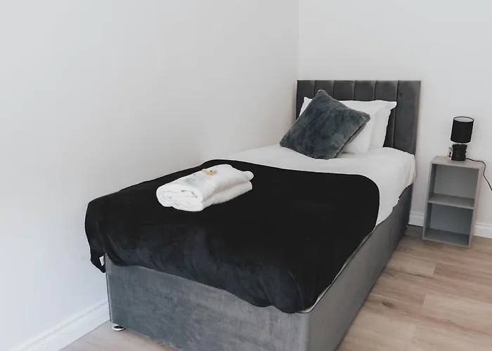 Stylish 3br Near Hampden No 29 With Free Parking Appartamento *