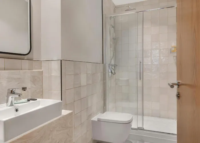 Vcity Suites At The Teacher Lägenhetshotell 4*