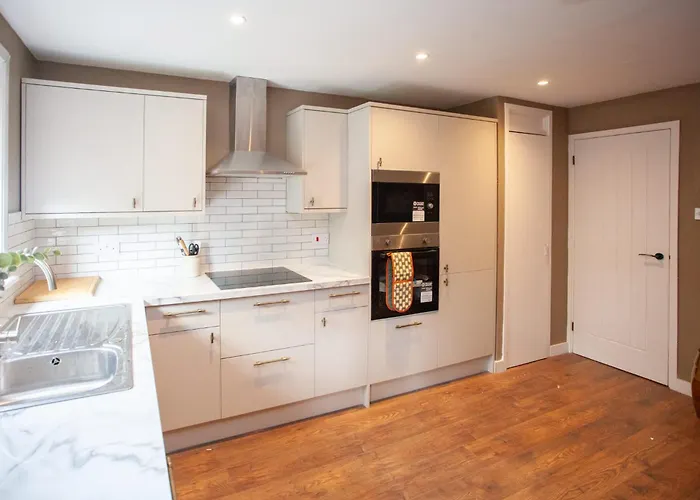 Сasa de vacaciones Newly Renovated House In Popular Location *