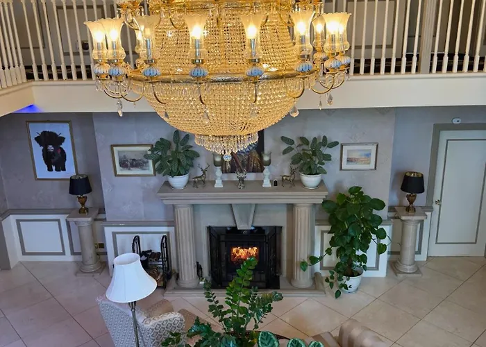 Finn Village - Loch Lomond - The Jungle With A Private Hot Tub ゲストハウス 3*