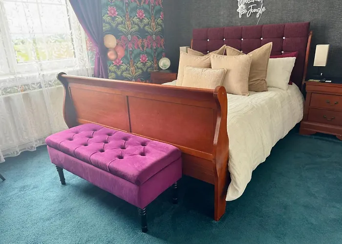 Finn Village - Loch Lomond - The Jungle With A Private Hot Tub 3* ドライメン