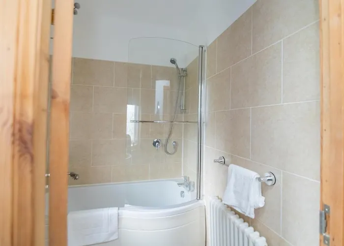 Clydebank 2 Bedroom * Glasgow