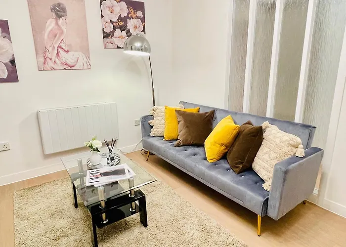 Lovely 1-bedroom In Near Subway * غلاسغو