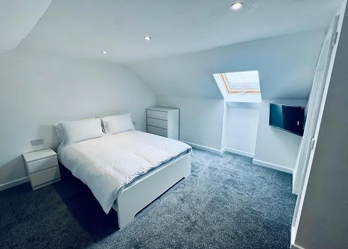 Modern 2 Bedroom With Extra Loft Bedroom * Glasgow