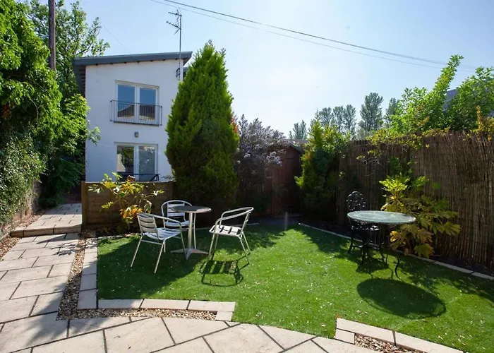 Southside Flat With Private Garden! Glasgow