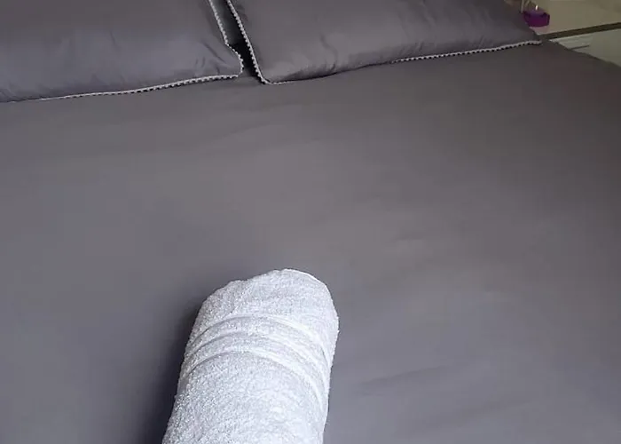 Cosy And Bright 3-bedroom Flat * グラスゴー