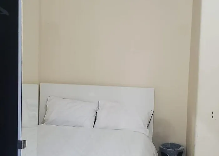 Cosy And Bright 3-bedroom Flat * グラスゴー