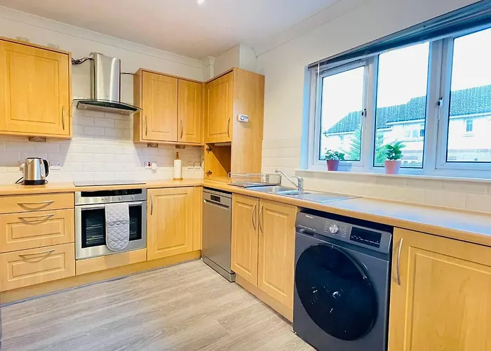 Elegant 3br House In Glasgow