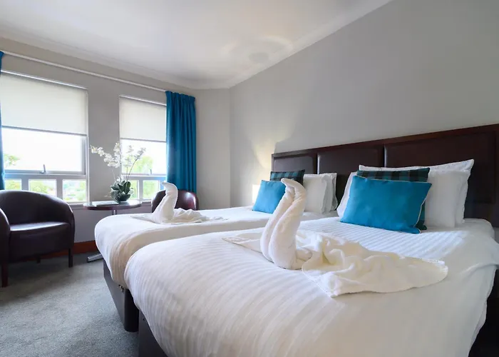 Glynhill & Near Airport Hotel 4*