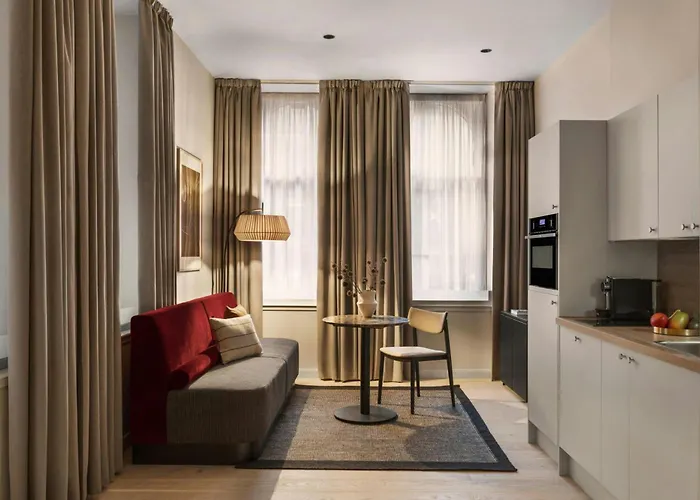 Vcity Suites At The Teacher Aparthotel 3*