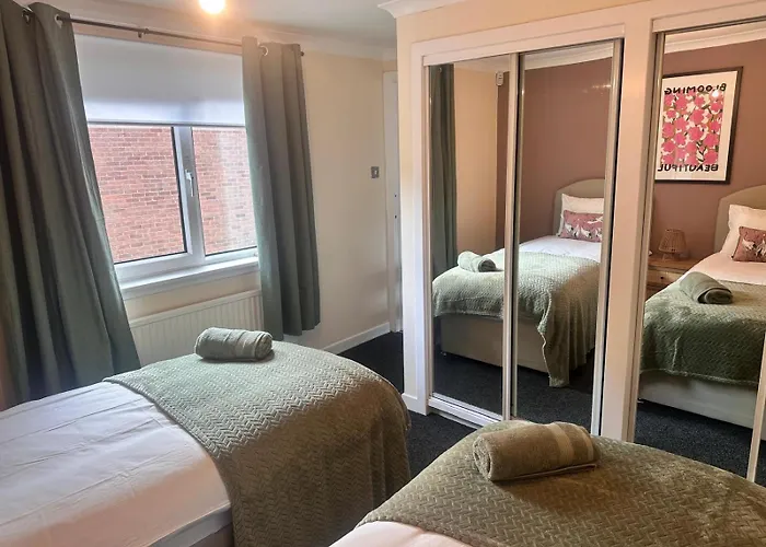 Apartman 3br Flat Sleeps 6 West End Sights Driveway Glasgow