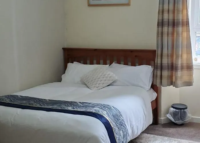 Cosy And Bright 3-bedroom Flat Glasgow