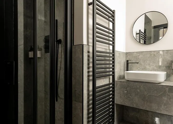 Moment Blythswood St