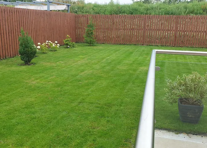 Entire Spacious 3-bed Family Home, Centre, Free Parking, Garden Appartement *