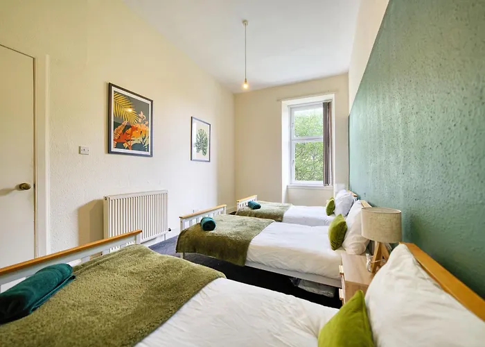 Group 4br Sleeps 11 Near Ibrox Parking *