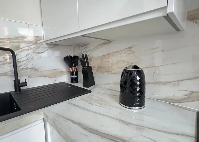 3br Modernised Sleeps 8, Walking Distance To West End, Free Parking * Глазго