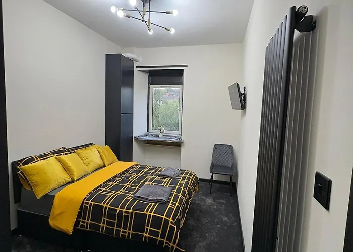 Апартаменты 3br Modernised Sleeps 8, Walking Distance To West End, Free Parking