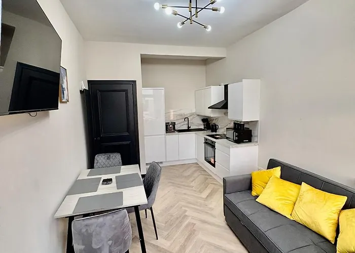 3br Modernised Sleeps 8, Walking Distance To West End, Free Parking Апартаменты Глазго