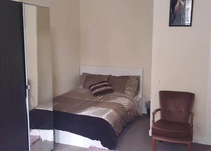 Cosy And Bright 3-bedroom Flat * Glasgow