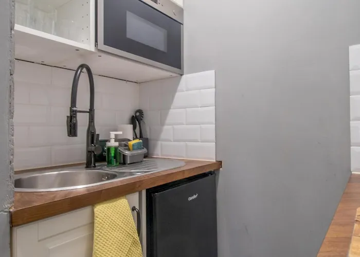 Pass The Keys West End Wonder