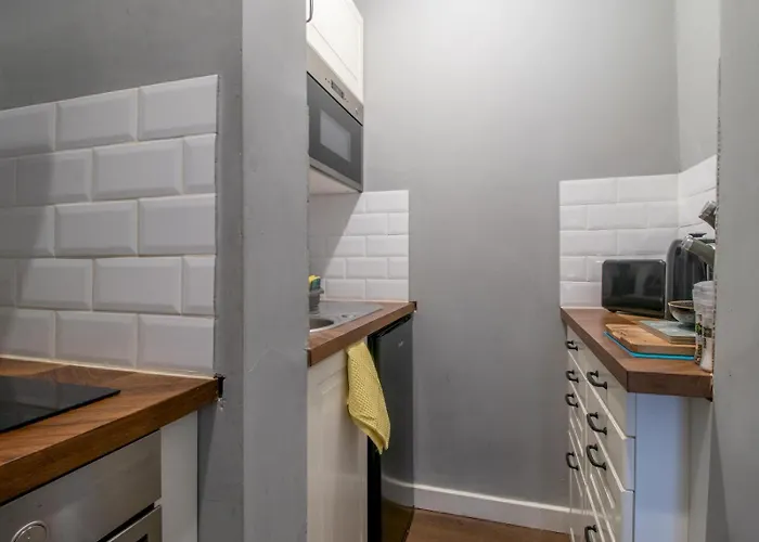 Pass The Keys West End Wonder * Glasgow