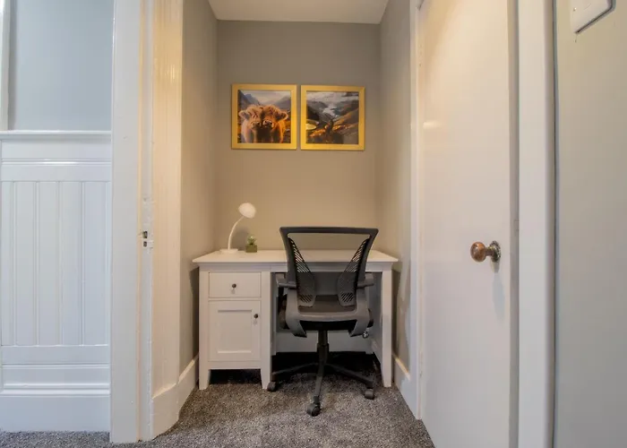 Appartamento Spacious Hillhead Haven - Pass The Keys