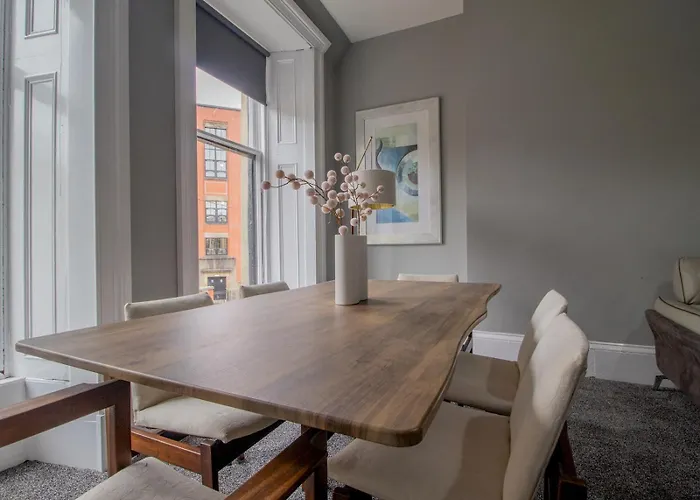 Spacious Hillhead Haven - Pass The Keys Appartamento