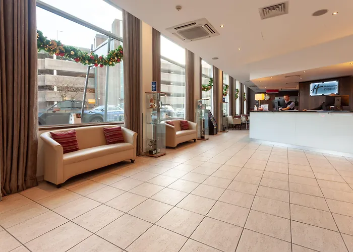 Express - - Ctr Theatreland By Ihg מלון 3*