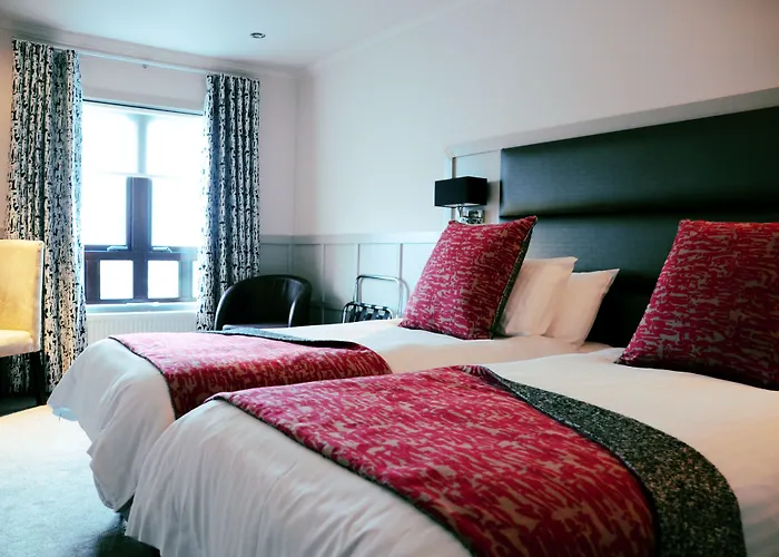 Hotel Glynhill & Near Airport