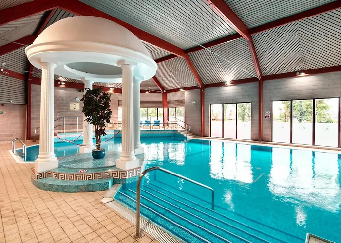 Glynhill & Near Airport Hotel