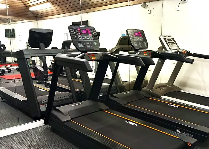 Glynhill & Near Airport