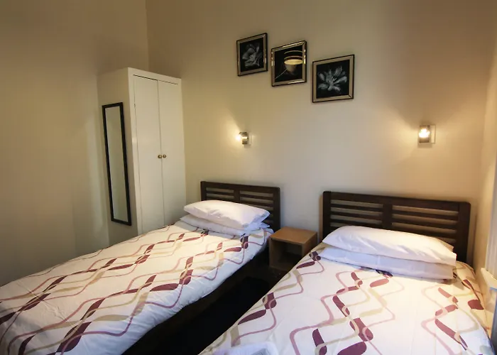 The Hampton Court Hotel Glasgow