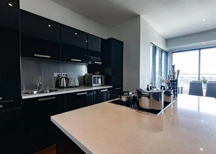 The Spires Serviced * Glasgow