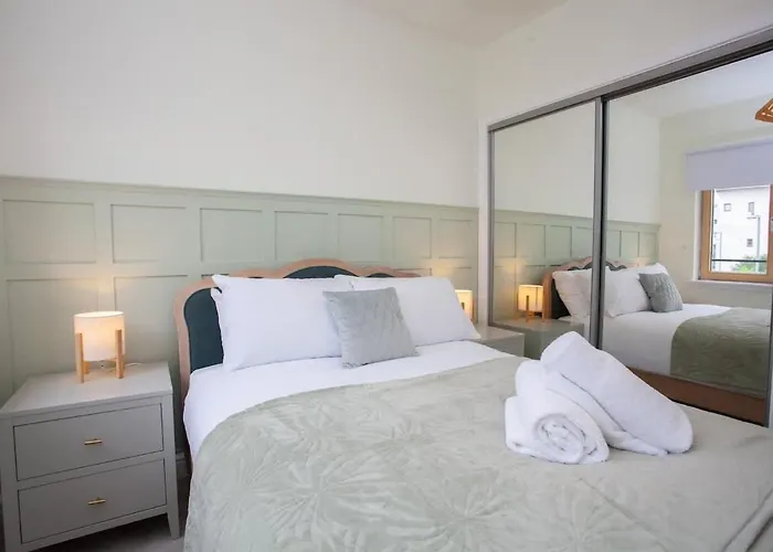 Newly Renovated 3 Bedroom Modern House Ferienhaus *