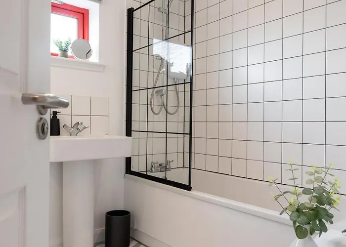 Botanic House - 3br - Private Parking *