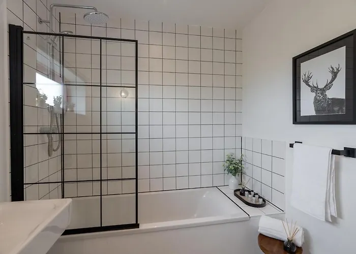 Botanic House - 3br - Private Parking * Glasgow