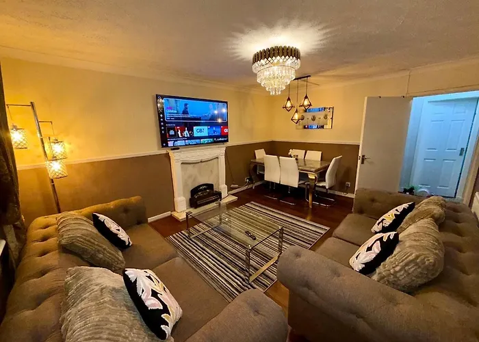 Likewise Modern Two Bedrooms For 4 In Area Apartment Glasgow