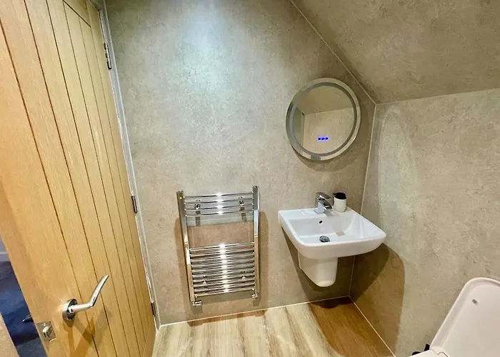 Three Bedroom In Centre * Glasgow