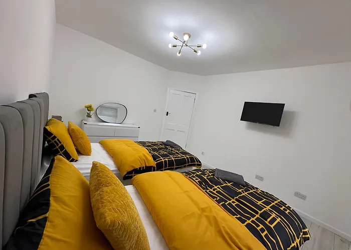 Lägenhet Cozy 3 Bed Home, Free Parking 8 Min To Centre